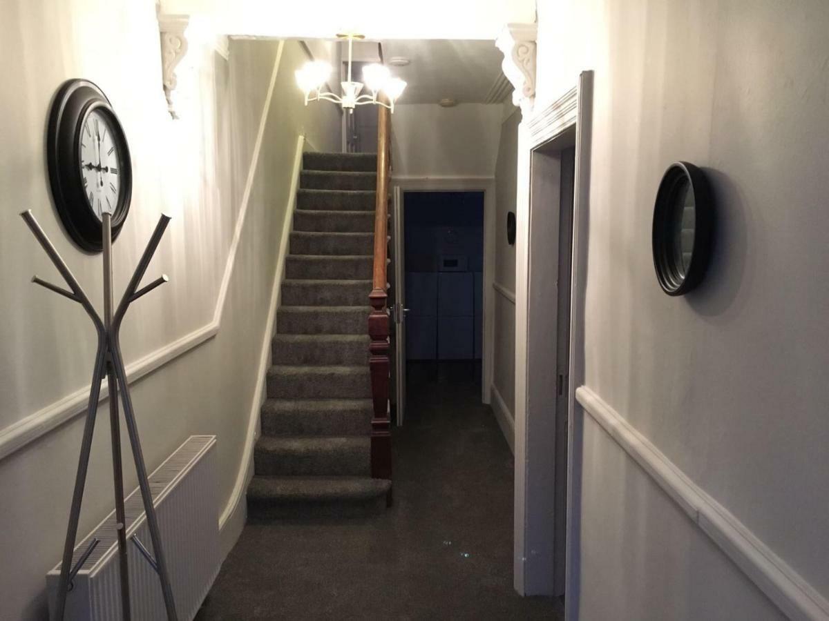 @33 Fab Townhouse Vila Holyhead Exterior foto